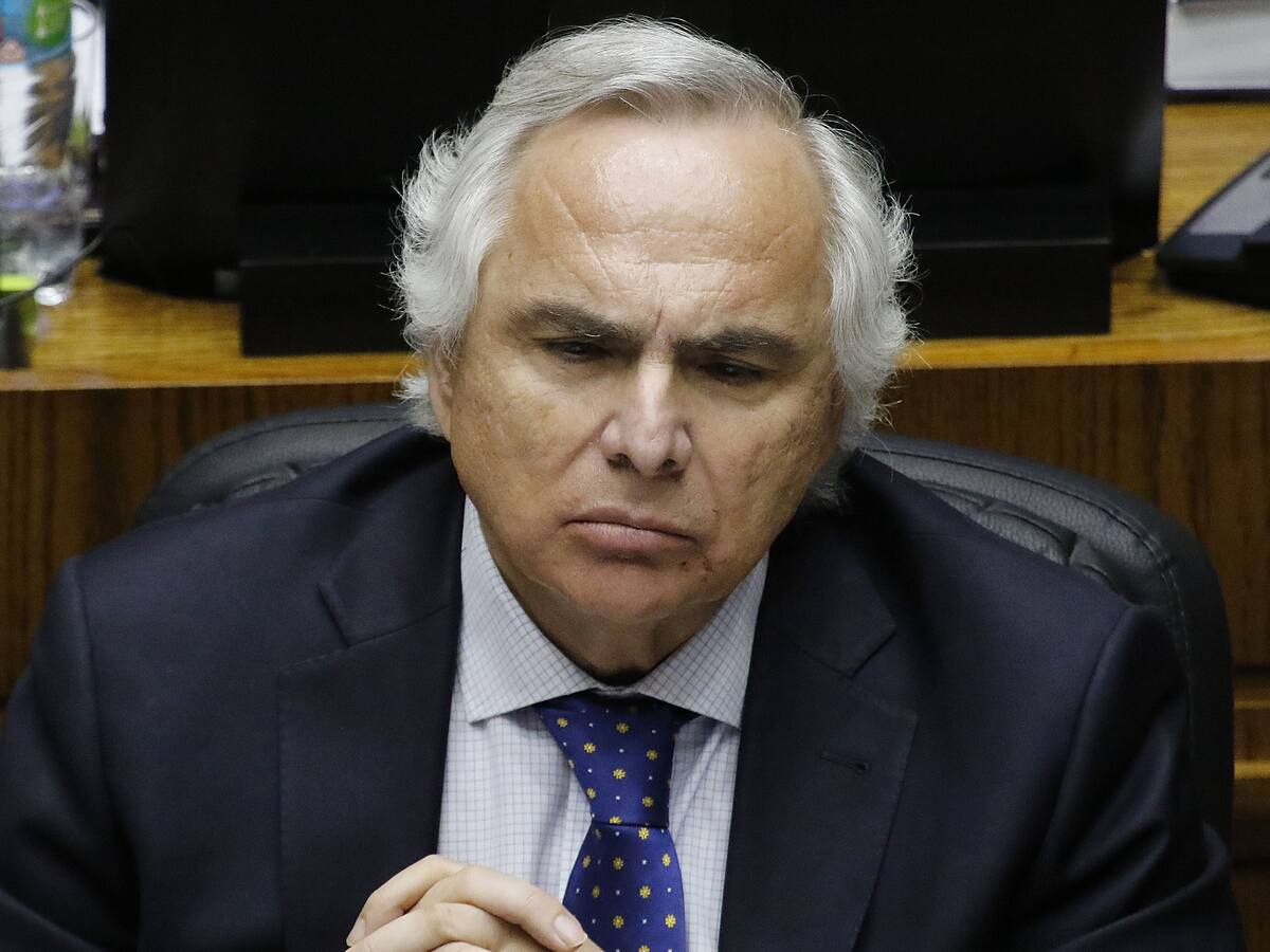 Caso Audios: Fiscal vincula pago de informe para defensa de Andrés Chadwick con lavado de activos
