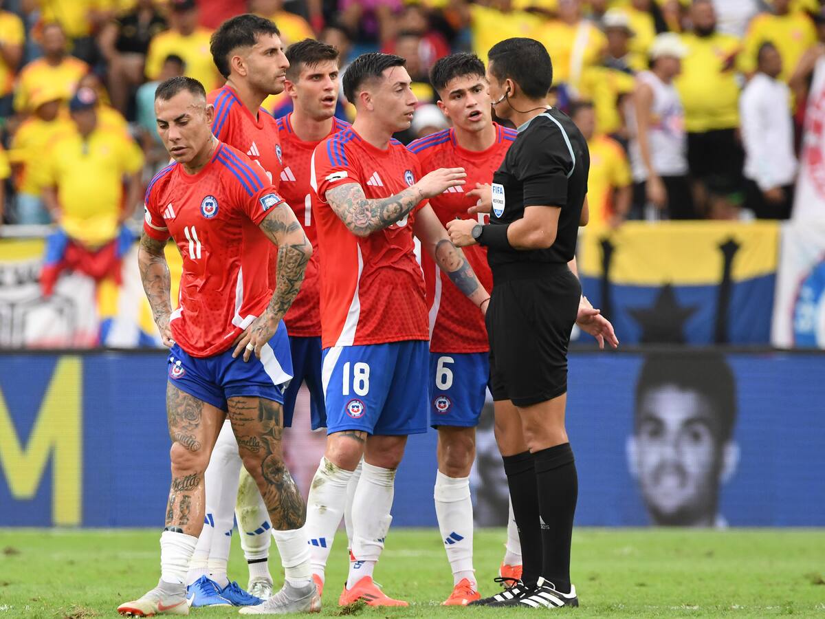 Histórico del fútbol argentino y el presente de la selección chilena: “No hubo recambio para la mejor generación de su historia”