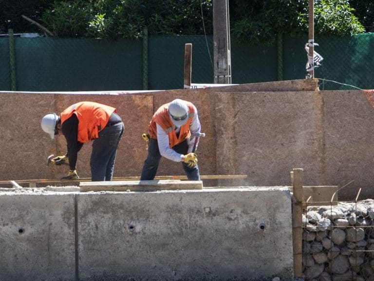 01 DE OCTUBRE DE 2020 / VIÑA DEL MARObras en proceso, durante una inspección por parte de las autoridades a las obras del proyecto vial que esta construyendo 2 nuevos puentes en la localidad de Reñaca.
FOTO: MIGUEL MOYA / AGENCIAUNO