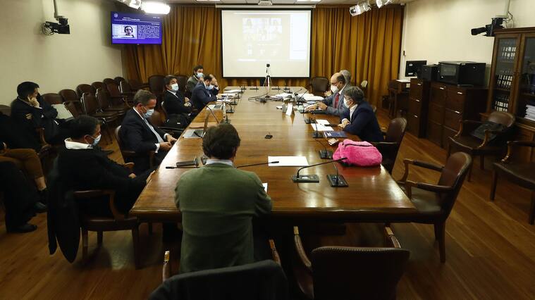 20 DE ABRIL DE 2021/VALPARAISOVista general de la comisión de Constitución de la Camara de Diputados, en donde se discute el proyecto que establece excepcionalmente un impuesto a las altas fortunas, en medio de la pandemia por el Coronavirus.
FOTO: Leonardo Rubilar CHANDIA/AGENCIAUNO