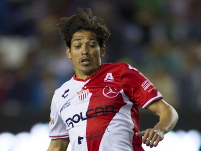 Matías Fernández anotó un golazo de larga distancia para Necaxa