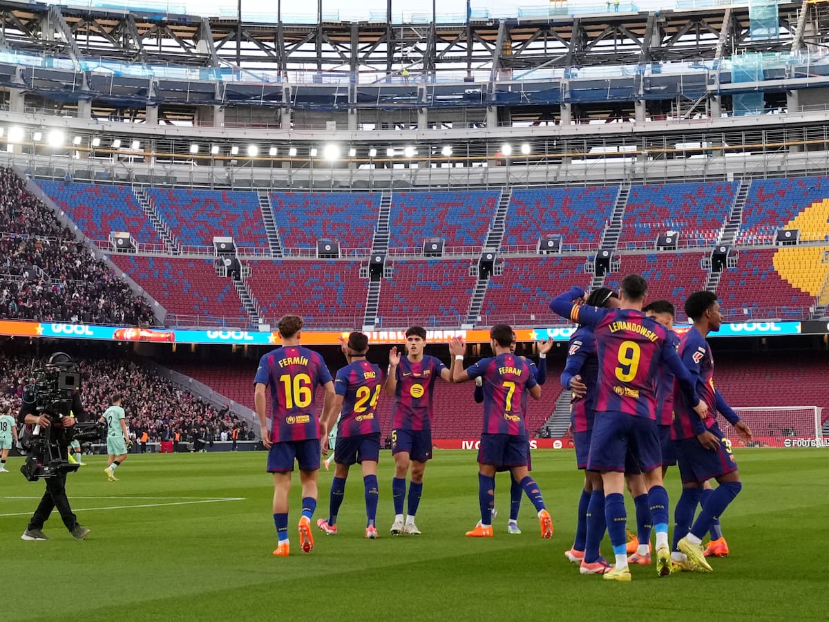 Fiesta total: Barcelona goleó al Athletic Club en su regreso al Camp Nou y sigue peleando la punta en LaLiga