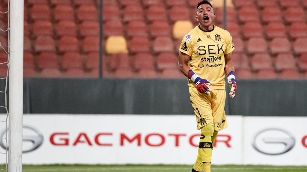 Miguel Pinto y su gran noche ante la U: "No existe rencor, pero en la cancha se acaba el cariño y es todo a muerte"