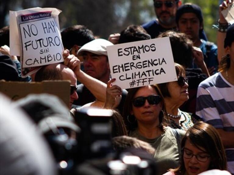Organizaciones sociales llamaron a una nueva marcha contra el cambio climático en Santiago