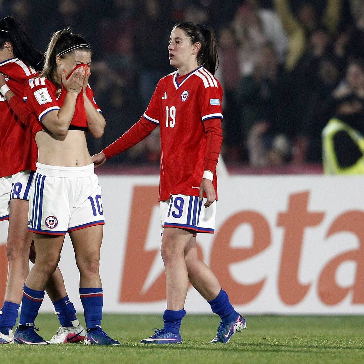 Récord de asistencia y una noche para el olvido de Endler: el lado B de la caída que dejó a La Roja Femenina sin Mundial 2027