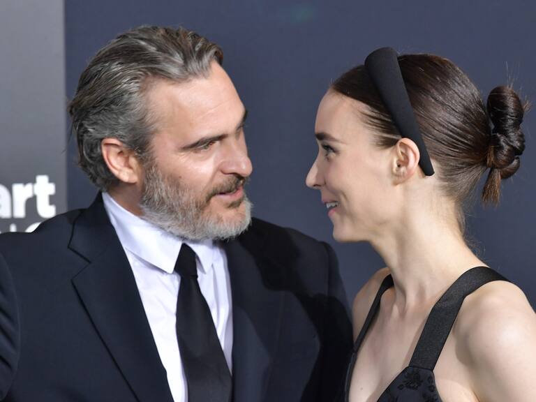 Joaquin Phoenix y Rooney Mara emocionaron a sus fanáticos y fanáticas con el nombre de su bebé