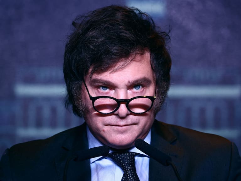 El nuevo mandatario argentino Javier Milei daba un discurso tras su triunfo electoral en la ciudad de Buenos Aires en Argentina.