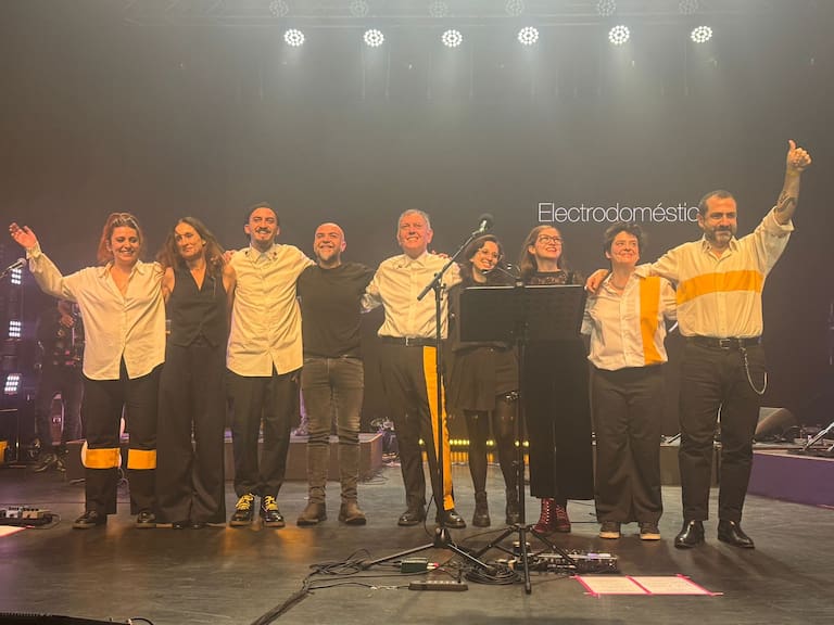 Con Amparo Noguera interpretando un clásico: Electrodomésticos encendió la escena del Teatro Oriente en potente show colaborativo