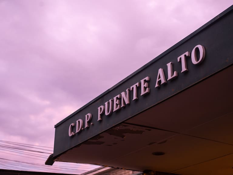 Investigan muerte de interno que llevaba un día en la Cárcel de Puente Alto