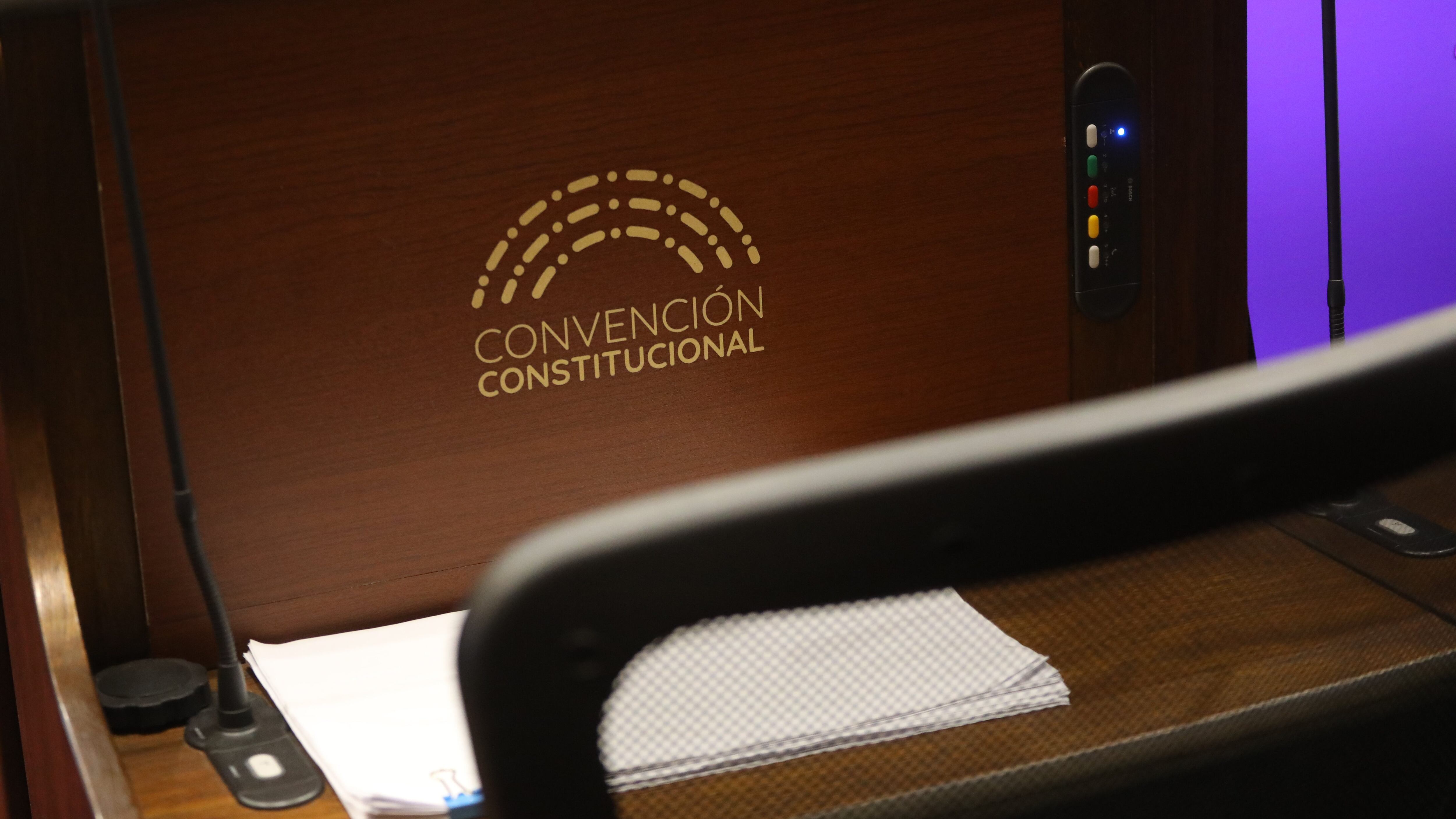 5 de Abril del 2022/SANTIAGOun logo de la convencion en un computados, durante la Sesión N°79 Pleno Convención Constitucional, que se realiza en el ex congreso Nacional.
FOTO: SEBASTIAN BELTRAN GAETE/AGENCIAUNO