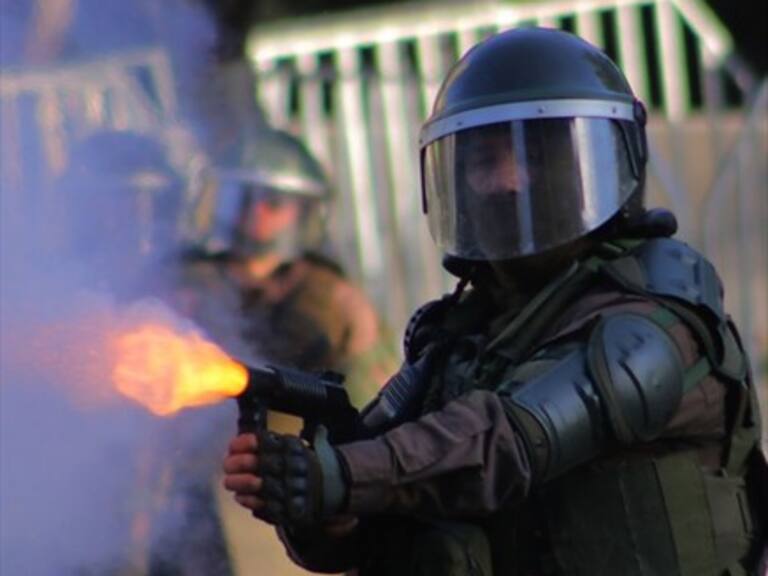 INDH llegó a ex Posta Central para constatar salud de adolescente y hombre graves por lacrimógena