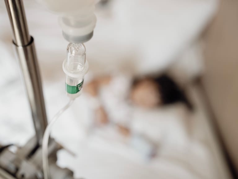 Niño muere de rabia tras despertar con un murciélago en la boca: el caso que alertó a los especialistas