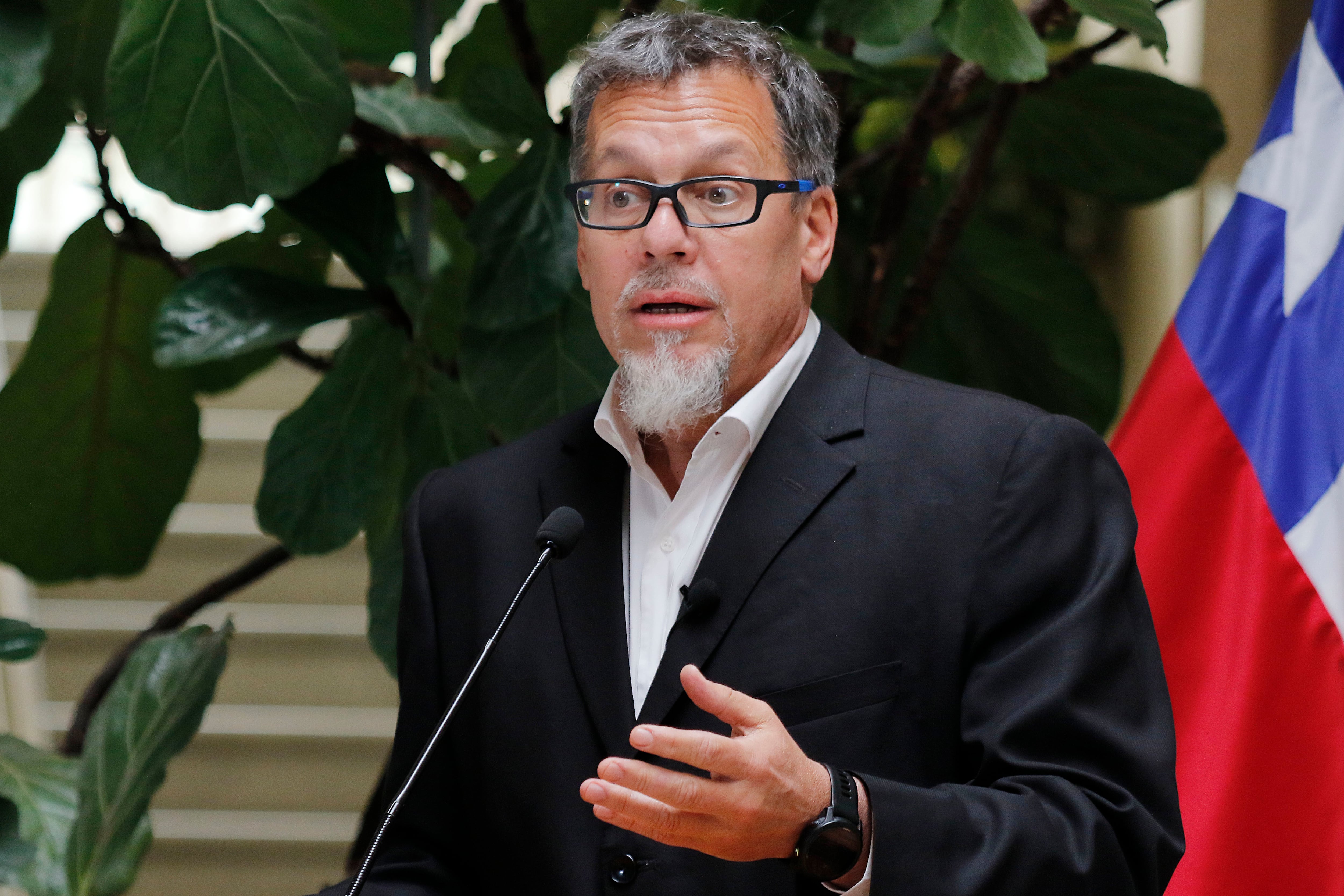 “No logro entender qué gana Chile”: Lagos Weber cuestiona adhesión al “Escudo de las Américas”