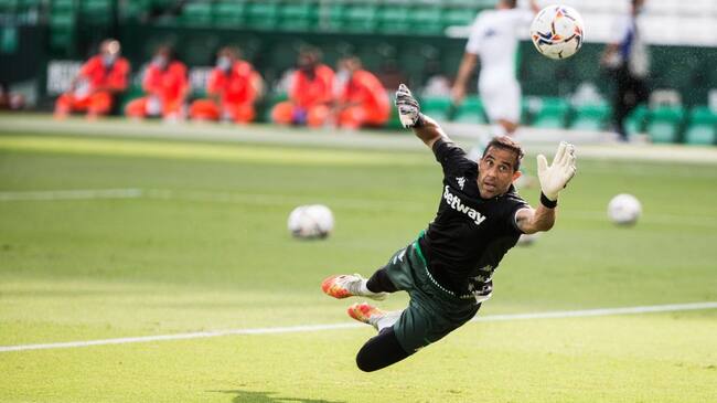 SEVILLA, SPAIN - SEPTEMBER 20: Claudio Bravo of Real Betis warms up during the spanish league, La Liga Santander, foorball match played between Real Betis Balompie and Real Valladolid at Benito Villamarin Stadium on September 20, 2020 in Sevilla, Spain. (Photo by Joaquin Corchero / AFP7 / Europa Press Sports via Getty Images )