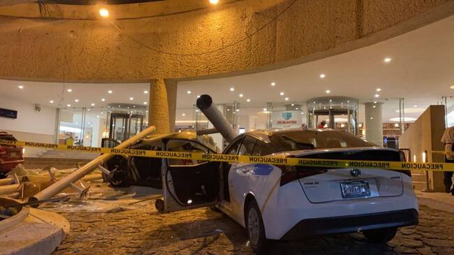 Objetos destruyeron un auto tras el terremoto en México