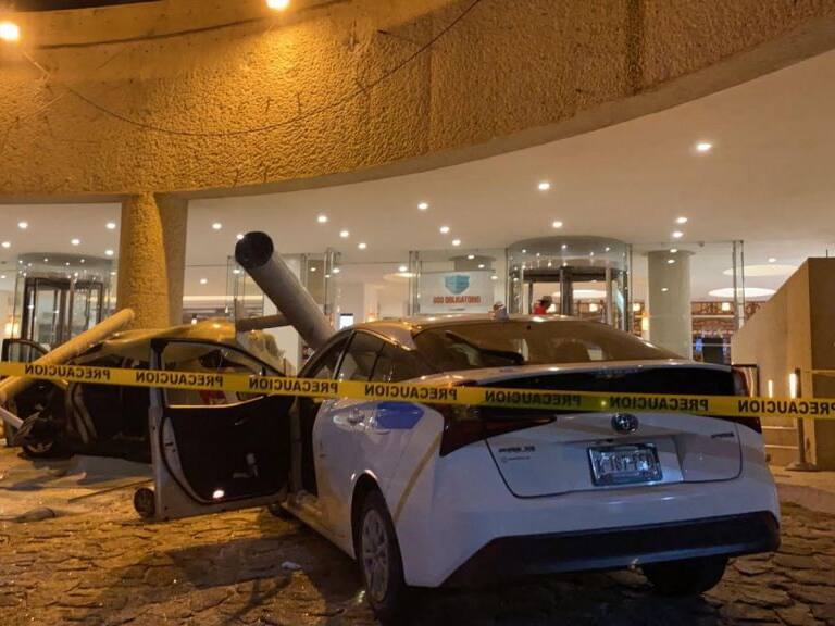 Objetos destruyeron un auto tras el terremoto en México