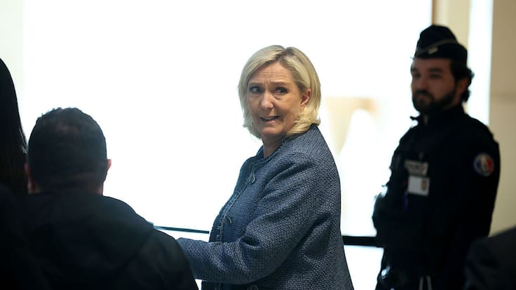Justicia en Francia inhabilita políticamente a Marine Le Pen y deberá cumplir 4 años de cárcel por malversación de fondos