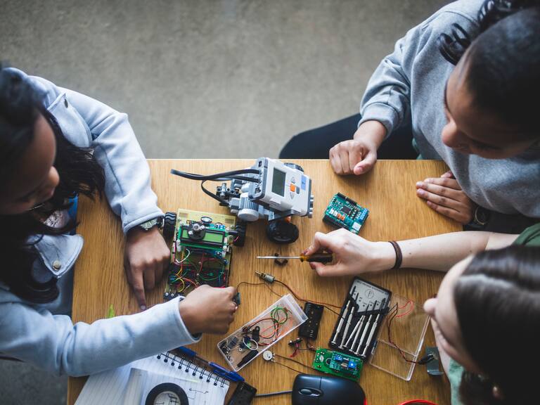 ¡Festi STEM llega a Duoc UC! Mujeres líderes en ciencia y tecnología se toman Concepción
