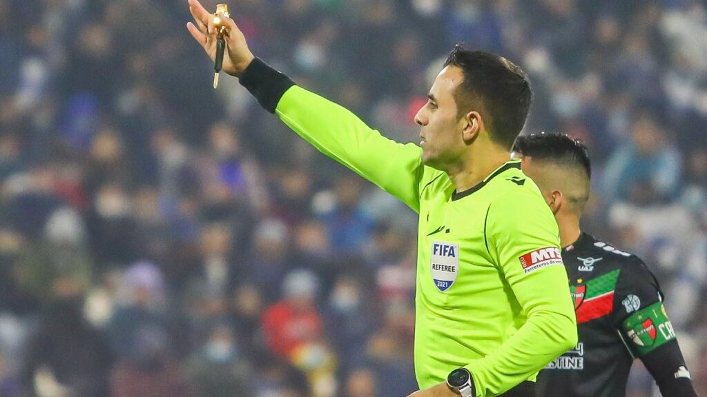 El listado de árbitros para los clubes chilenos en torneos internacionales: Piero Maza abritrará a un nacional en Copa Libertadores