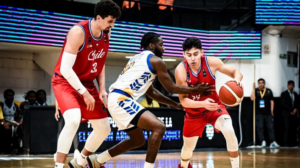 Chile se impone agónicamente a Islas Vírgenes en el debut por el Preolímpico de Básquetbol
