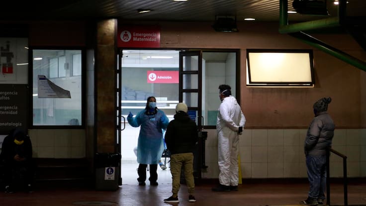 ¿Qué es la hospitalización vertical? El fenómeno que revela crisis de camas en urgencias en Chile