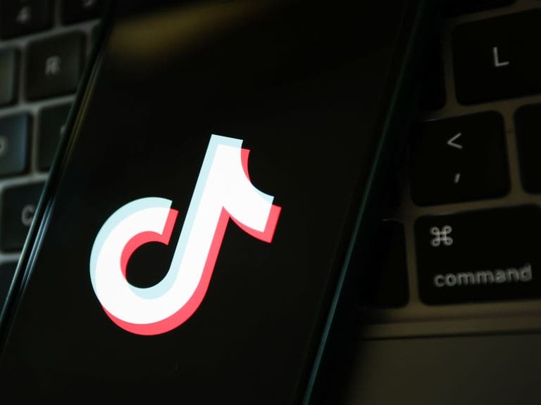 ¿Adiós a TikTok? Diputado Carter anuncia proyecto para controlar el uso de la aplicación en Chile