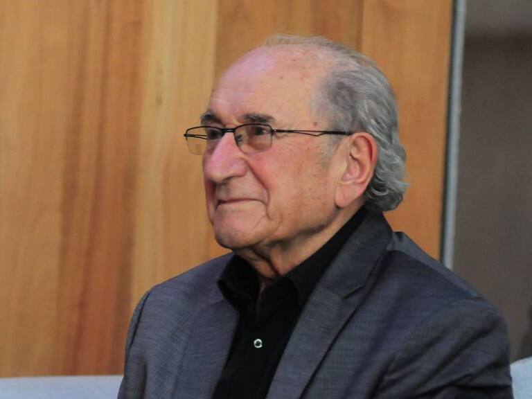 El último adiós a un grande: funeral de Luis Alarcón se realiza este lunes