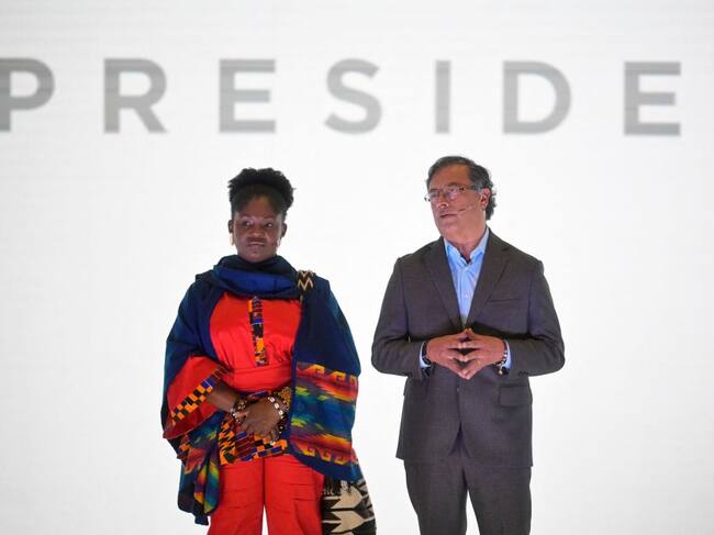 Los candidatos Gustavo Petro y Francia Marquez anuncian pacto electoral
