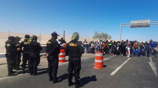 migrantes perú y chile - frontera