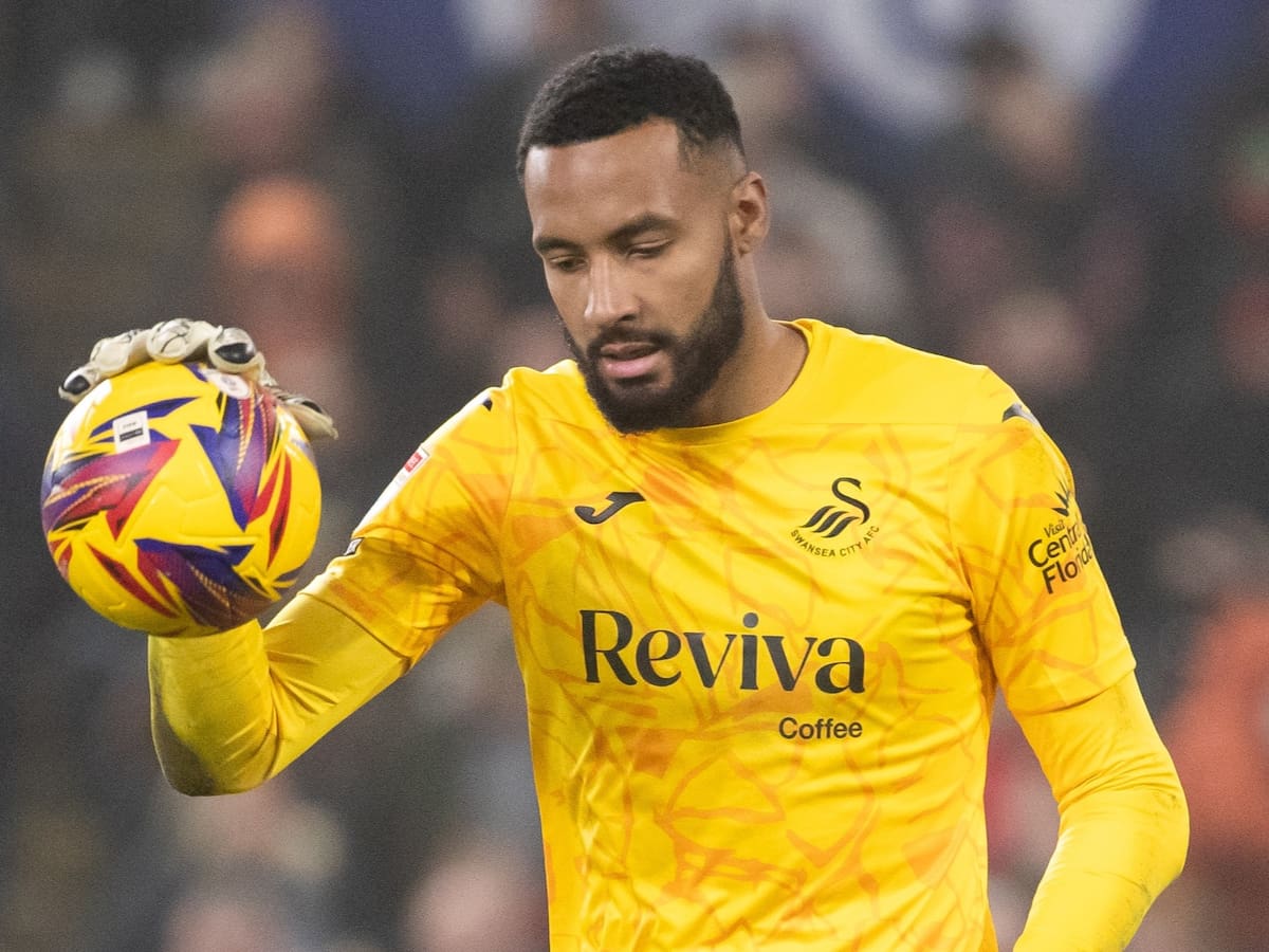 Lawrence Vigouroux cometió grosero error en Swansea y así reaccionó su DT: “Sería irresponsable...”