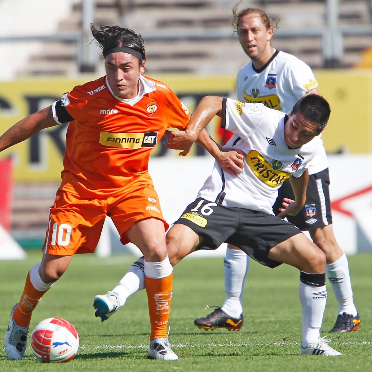 “Pasar de Colo Colo a Cobreloa es llegar al archirrival... El primer mes me apedreaban el auto, lo pasé muy mal”