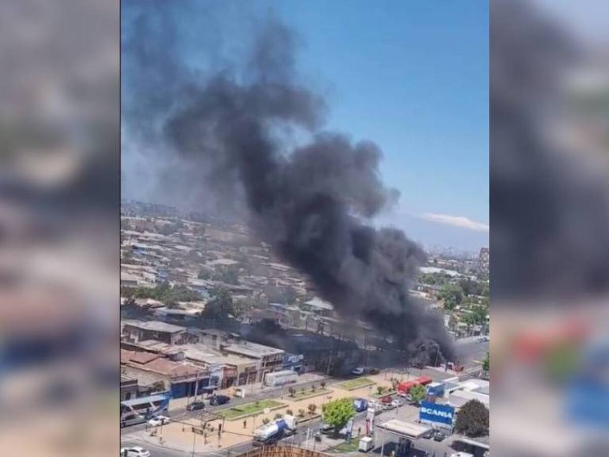 Incendio de vehículo en túnel de autopista General Velásquez genera gran congestión vehicular