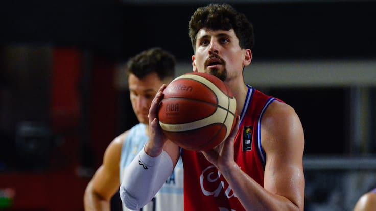 Golpe al básquetbol chileno: Nicolás Carvacho anuncia su retiro del deporte