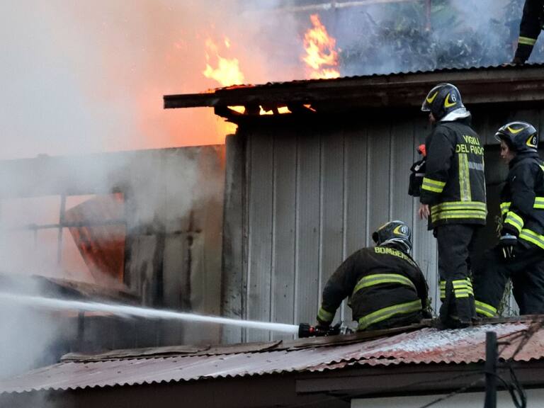 Al menos tres viviendas afectadas deja incendio en Quilicura: siniestro se encuentra controlado