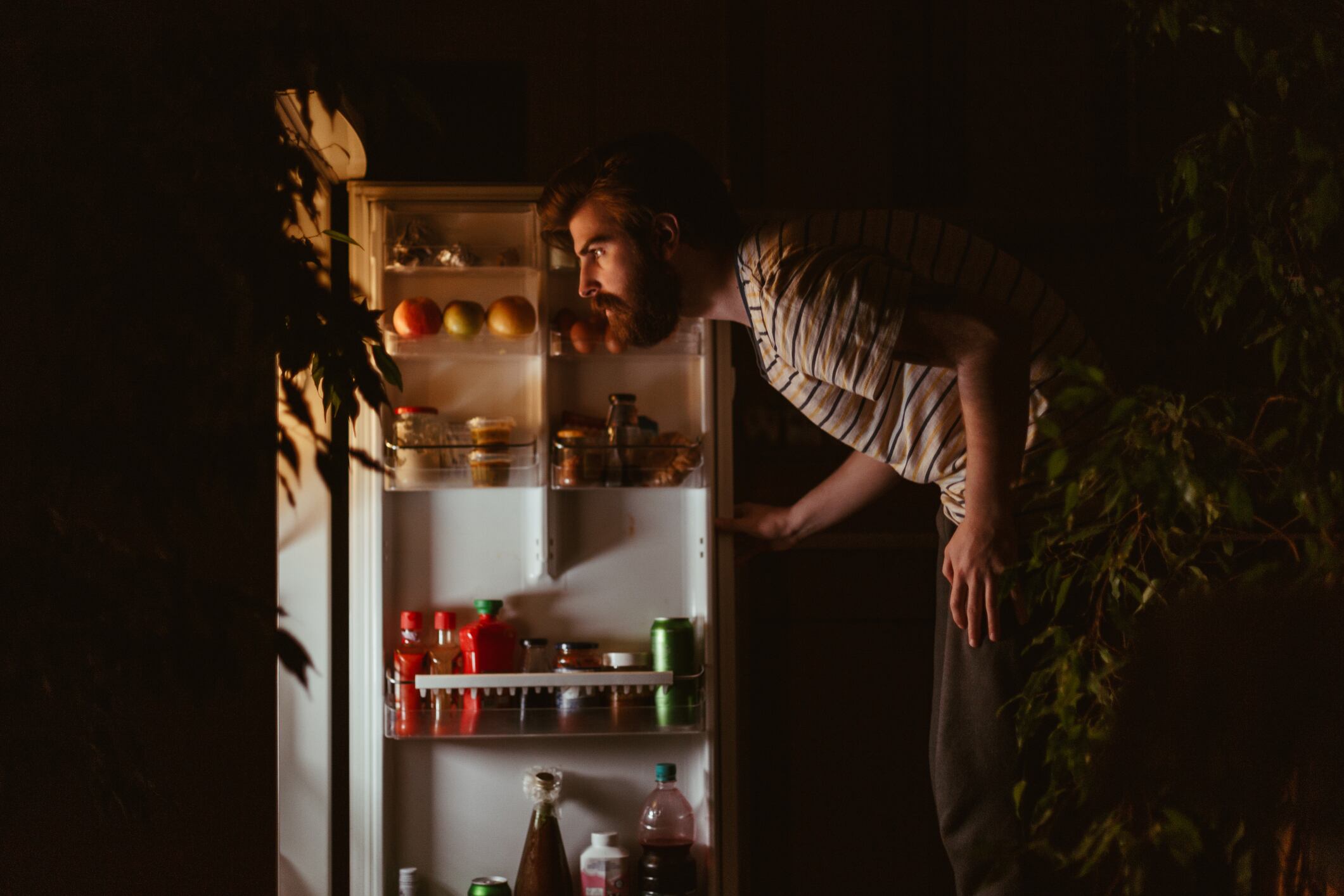 ¿Realmente engorda comer de noche? Esto es lo que dice la ciencia