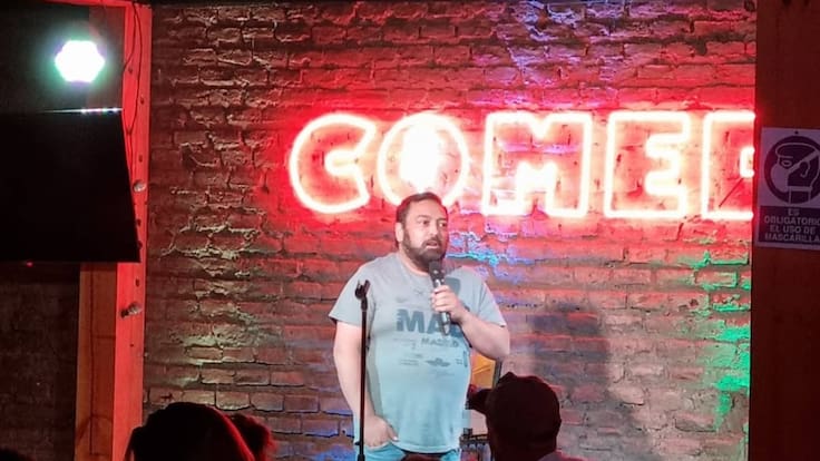 Quién era “Koto” Valenzuela, el comediante y empresario chileno que murió esta semana