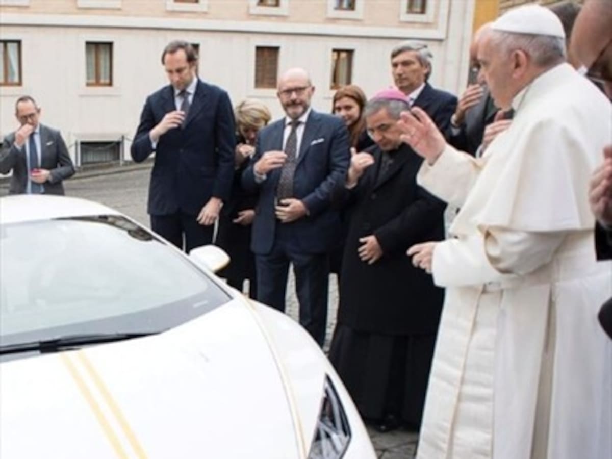 ADN Motor: El inesperado precio que alcanzó el Lamborghini regalado al Papa Francisco