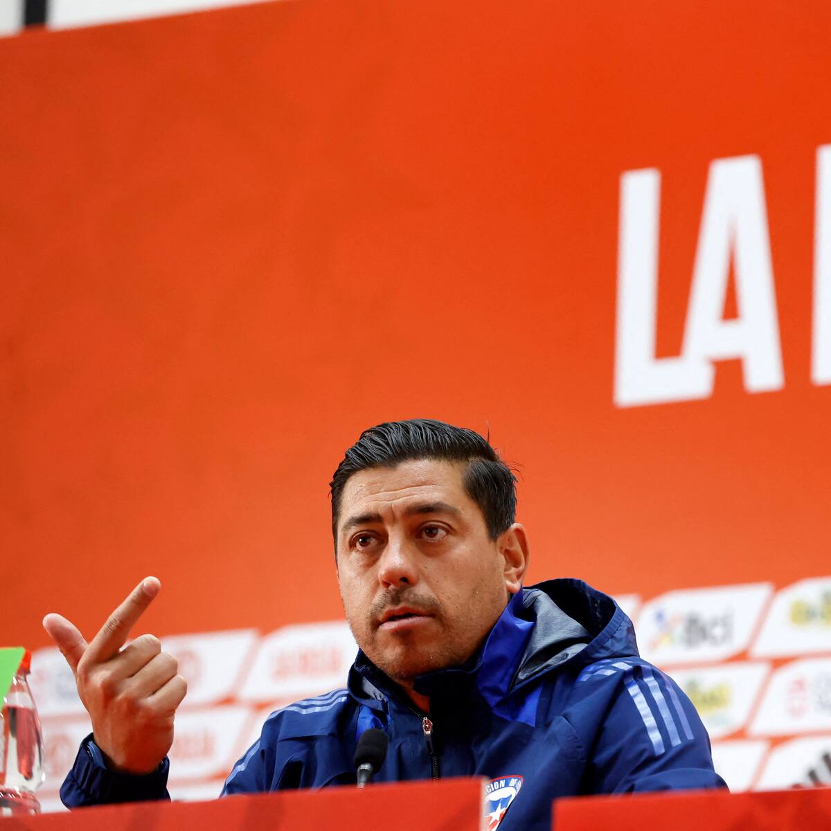 “Si vienen dardos desde afuera…”: el potente mensaje de Nicolás Córdova antes del amistoso contra Perú