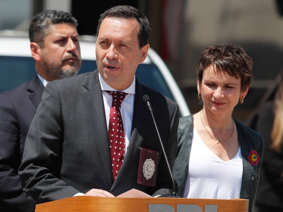 Denuncia contra Monsalve: director de la PDI confirma que no le avisó al fiscal Armendáriz que le informaría a Tohá sobre la investigación