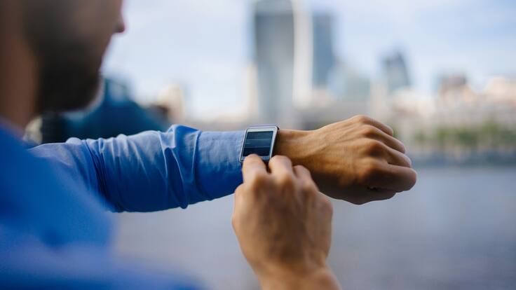 Qué dice la evidencia científica sobre usar relojes inteligentes para medir la presión arterial