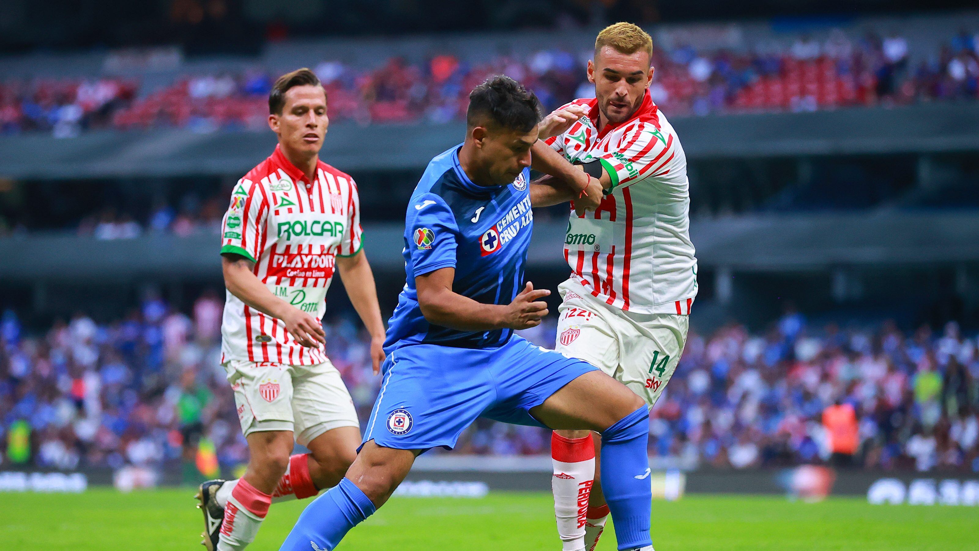 Cruz Azul de Iván Morales elimina al Necaxa de Ángelo Araos