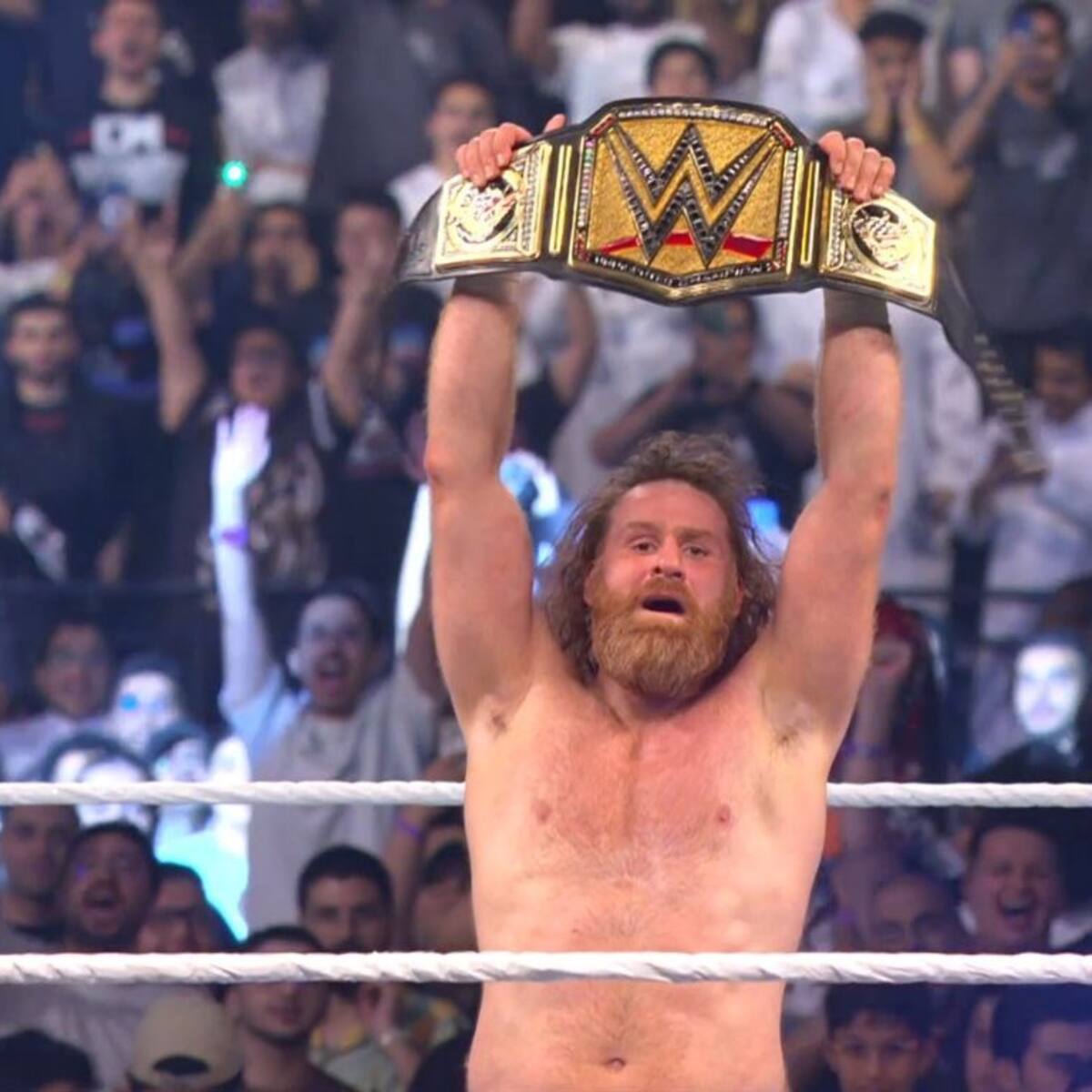 Sami Zayn hace historia en WWE: vence a Cody Rhodes y Gunther y es el nuevo campeón indiscutido