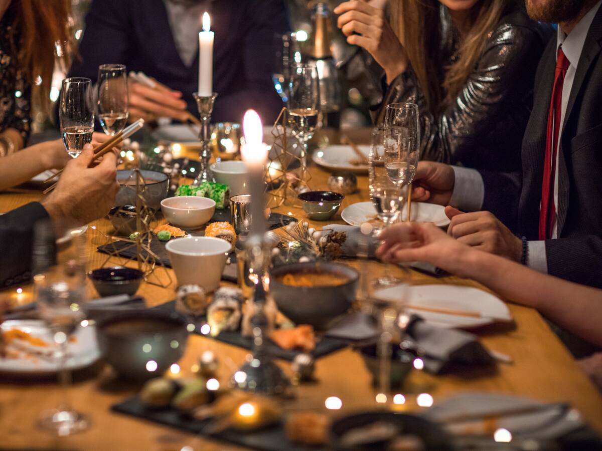 Cena de Año Nuevo: los errores que pueden arruinar tu fiesta (y cómo evitarlos)