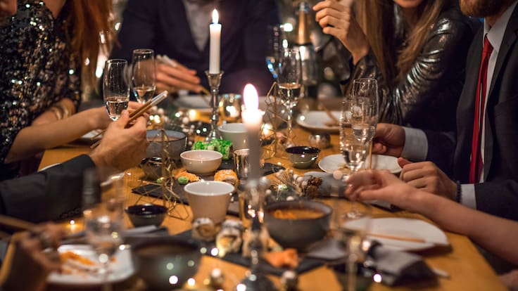 Cena de Año Nuevo: los errores que pueden arruinar tu fiesta (y cómo evitarlos)