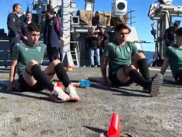 Santiago Wanderers entrenó en la cubierta de un barco en alta mar antes de su histórico partido frente a Juan Fernández