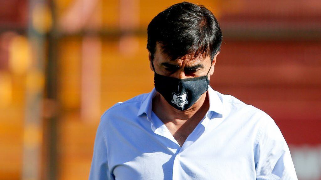 12 de Diciembre del 2020/SANTIAGOEl Director Tecnico de Colo Colo Gustavo Quinteros(c) ,durante el partido valido por la Vigésimo tercera fecha del Campeonato Nacional AFP PlanVital 2020, entre Union Española vs Colo Colo, disputado en el Estadio Santa Laura.
FOTO:FRANCISCO LONGA/AGENCIAUNO