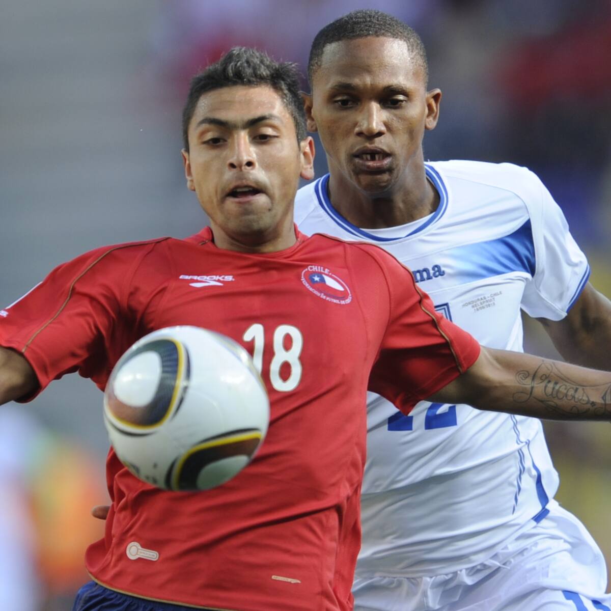 Gonzalo Jara y su recuerdo a 15 años del exitoso debut de La Roja en Sudáfrica 2010: “Entramos al vestuario y Bielsa cambió la alineación”