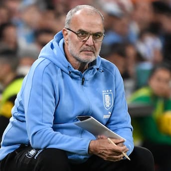 Marcelo Bielsa provoca una nueva renuncia en la selección de Uruguay por “serias diferencias”