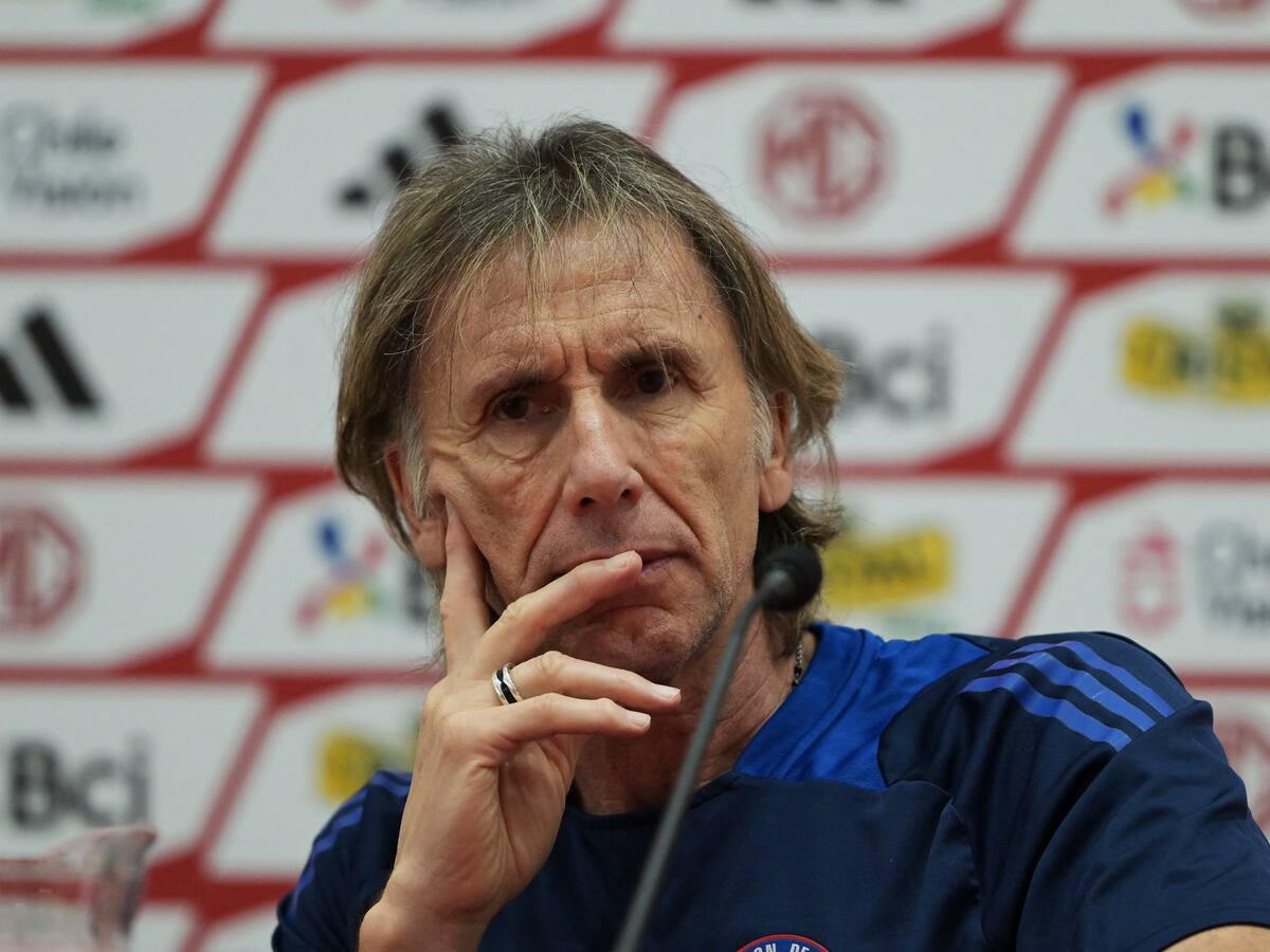 Ricardo Gareca no descarta llamar a un centrodelantero más de cara a los partidos contra Argentina y Bolivia