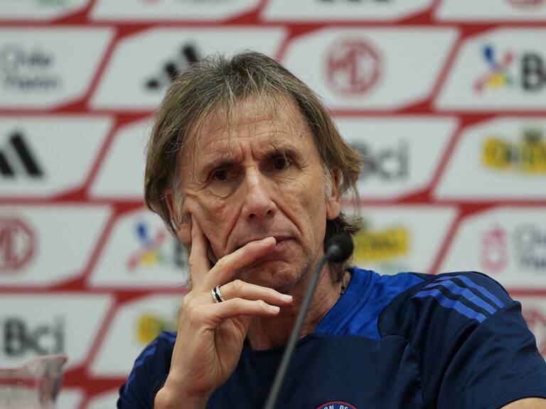Ricardo Gareca no descarta llamar a un centrodelantero más de cara a los partidos contra Argentina y Bolivia